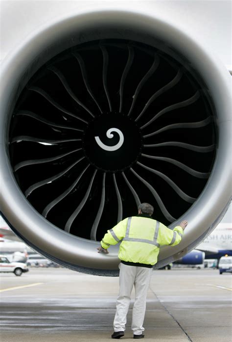 b777 engine size